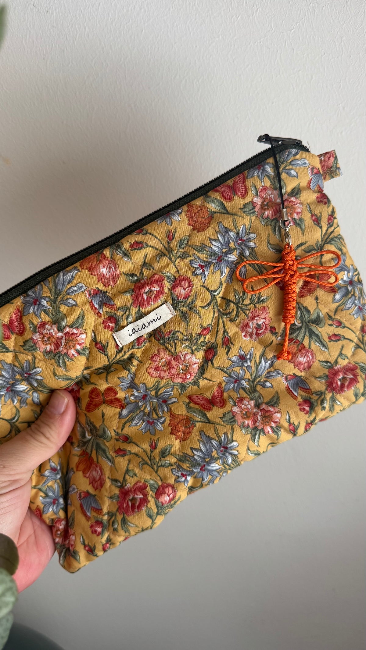 Pochette trapuntata Maxi - Fiori e Farfalle con Maedeup nodino coreano(Hanbok)