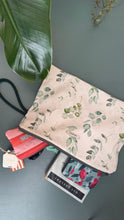 Carica l'immagine nel visualizzatore di Gallery, Gocce pochette Media (idrorepellente) - Foglie
