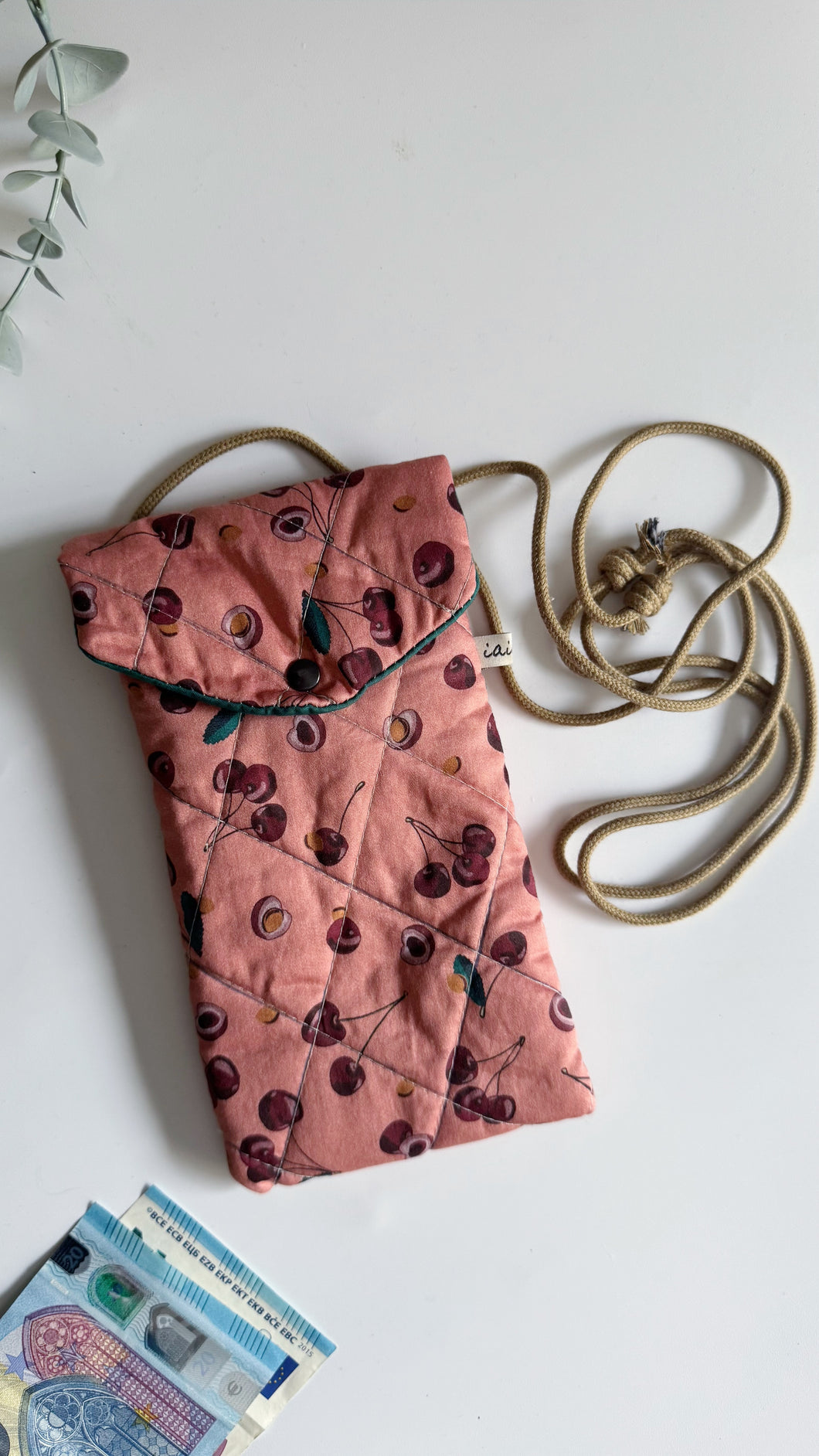 Astuccio porta cellulare - Ciliegie (trapuntata)