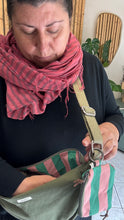 Carica l'immagine nel visualizzatore di Gallery, Moon Bag - verde militare/righe rosa e verdi (Stripes)
