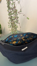 Carica l'immagine nel visualizzatore di Gallery, Piccolo difetto Moon Bag - Nera /Gingko (Nippori)
