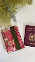 Load image into Gallery viewer, Porta Passaporto - Rosa (Nippori)
