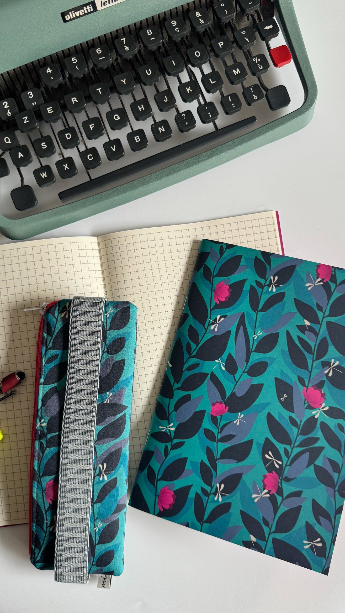 Astuccio con elastico + quaderno - Libellule