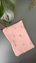 Carica l'immagine nel visualizzatore di Gallery, Gocce pochette Media (idrorepellente) - Arcobaleno
