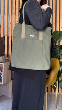 Load image into Gallery viewer, Tote Bag Tamalito - Verde militare /  Dragon
