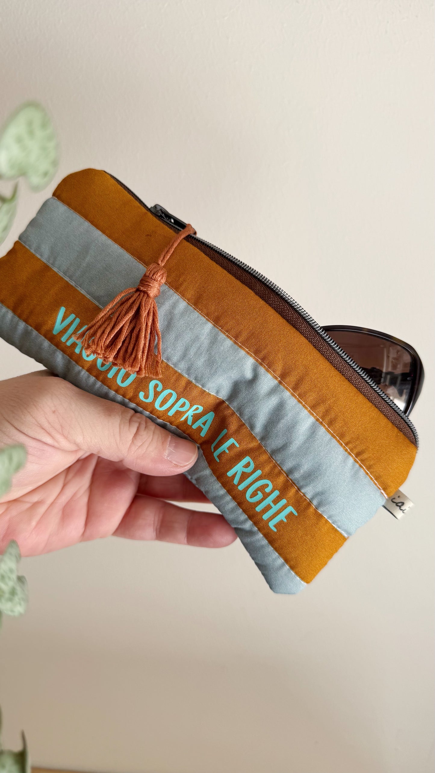 Astuccio trapuntato (Porta occhiali) - Cammello & Grigio (Stripes)