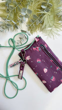 Carica l&#39;immagine nel visualizzatore di Gallery, Astuccio porta cellulare - Fragole
