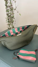 Carica l'immagine nel visualizzatore di Gallery, Moon Bag - verde militare/righe rosa e verdi (Stripes)
