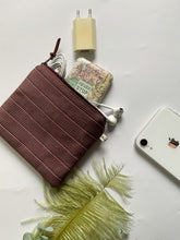 Load image into Gallery viewer, Pochette  - Lines Purple
