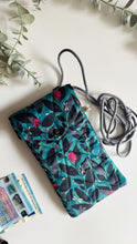 Load image into Gallery viewer, Astuccio porta cellulare - Libellule e Magnolie
