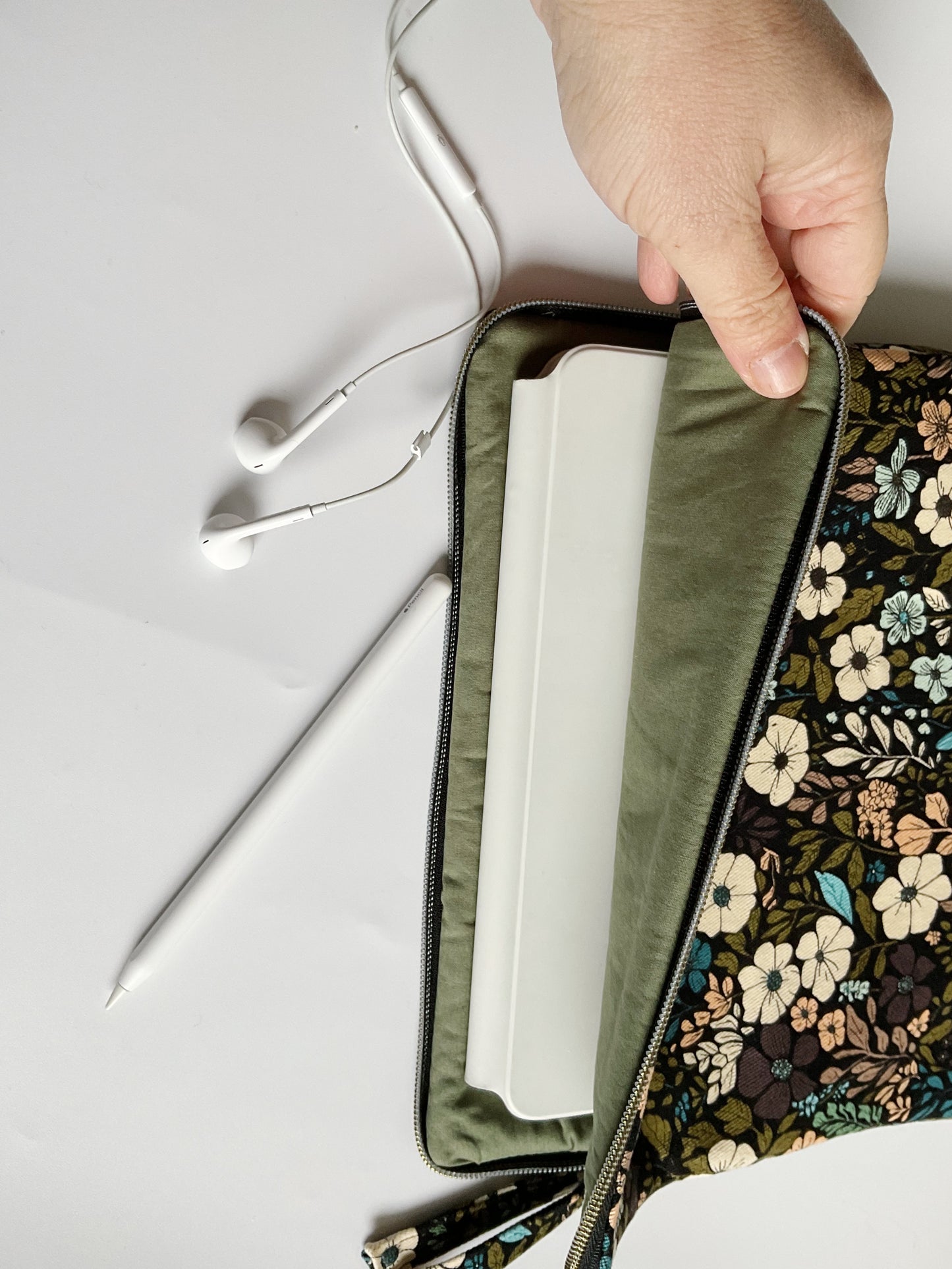 Custodia per Tablet/iPad (senza tasche) - Flower Harwest