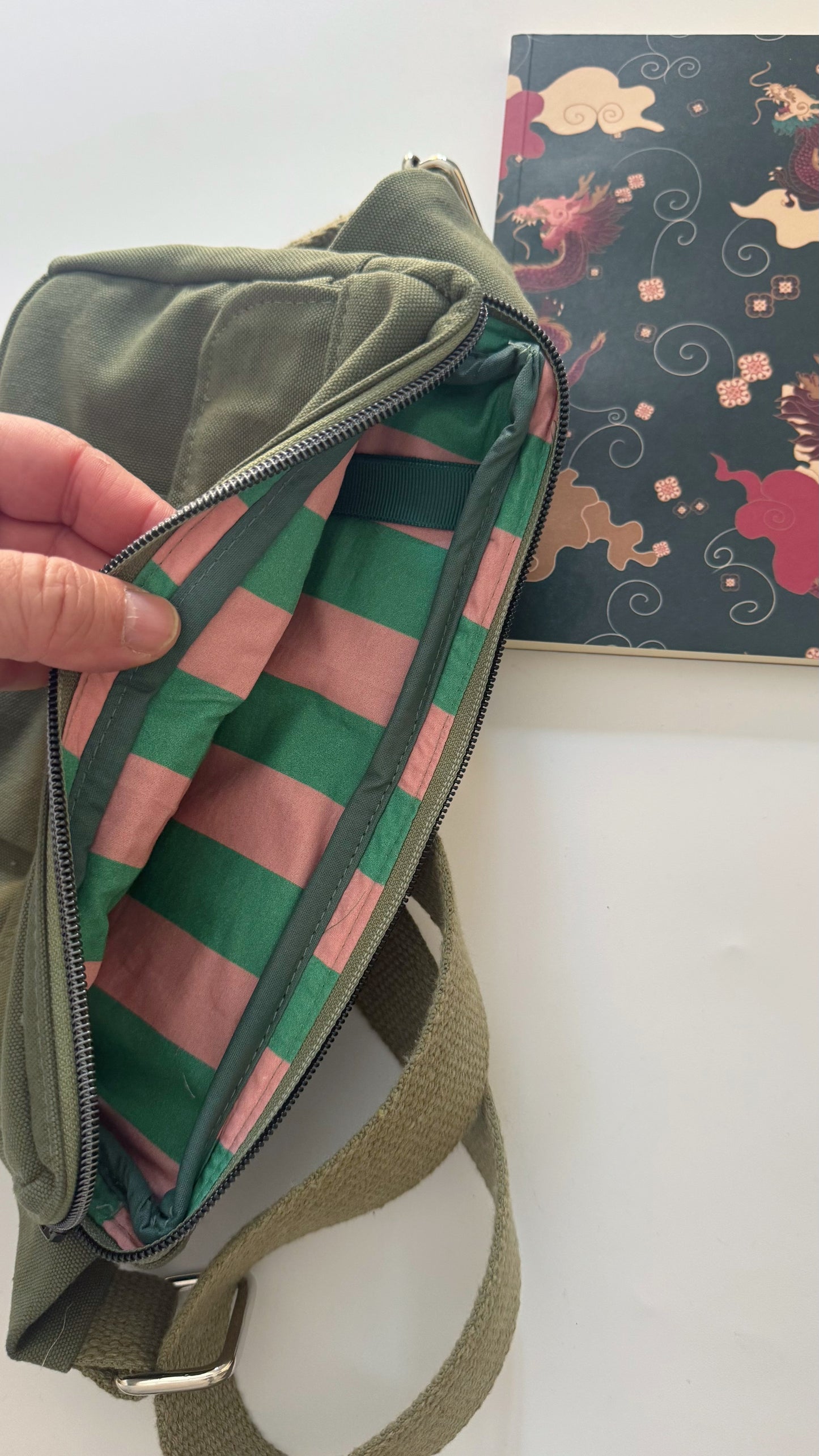 Marsupio Tamalito - Verde Militare/righe Rosa e verde (Stripes)