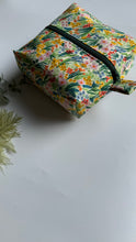 Load image into Gallery viewer, Mini trousse - Garden Flowers
