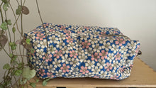 Carica l&#39;immagine nel visualizzatore di Gallery, Cubotto trapuntato - fiorellini (Nippori)
