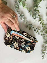 Load image into Gallery viewer, Pocket Pochette (Maxi) - Flower Harvest
