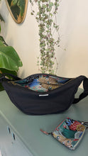 Carica l'immagine nel visualizzatore di Gallery, Moon Bag - nera /Airone (Nippori)
