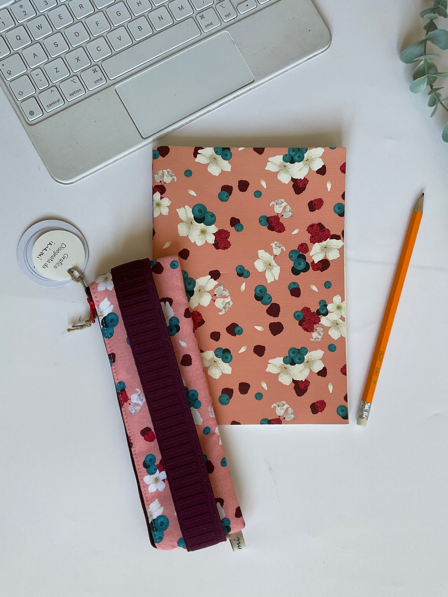Quaderno A5 + Astuccio Mini con elastico (Lamponi e Mirtilli)