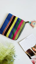 Load image into Gallery viewer, Pochette Quadrata - Righe a colori  arcobaleno
