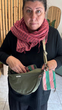 Carica l'immagine nel visualizzatore di Gallery, Moon Bag - verde militare/righe rosa e verdi (Stripes)
