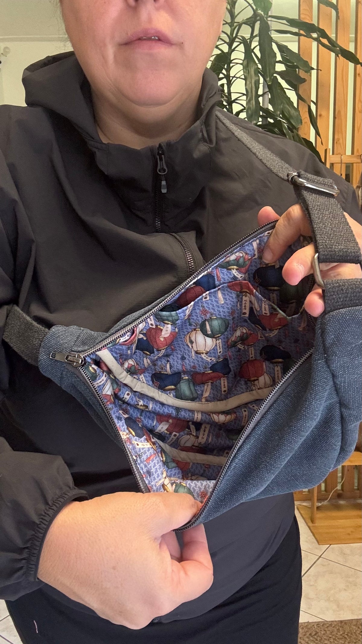 Moon Bag - Navy / Sowon
