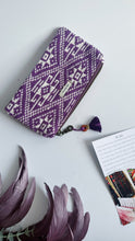 Carica l&#39;immagine nel visualizzatore di Gallery, Pochette Mini - Geometrica viola
