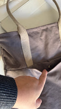 Carica l'immagine nel visualizzatore di Gallery, Tote Bag Tamalito - Grigio /Verde &amp; rosa (Stripes)
