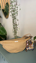 Carica l'immagine nel visualizzatore di Gallery, Moon Bag - khaki /Blue dorato (Nippori)
