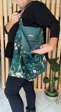 Carica l&#39;immagine nel visualizzatore di Gallery, Shopper Bag - Menagerie Green
