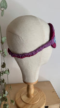 Load image into Gallery viewer, Nuvola (sleep mask) - Fucsia &amp; Violetto (Stripes)
