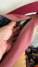 Carica l'immagine nel visualizzatore di Gallery, Moon Bag - Rosa acceso/80’s
