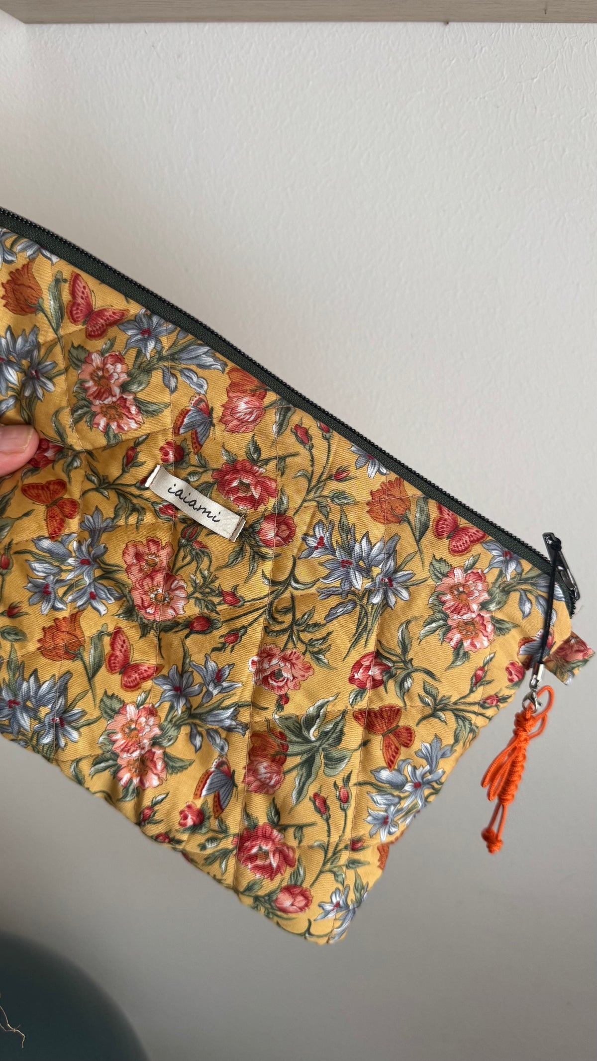 Pochette trapuntata Maxi - Fiori e Farfalle con Maedeup nodino coreano(Hanbok)