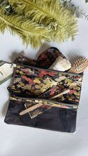 Load image into Gallery viewer, Beauty Burrito - black and gold (Nippori)
