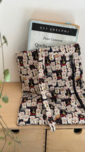 Load image into Gallery viewer, Custodia per libri (Maxi) - Gatto Della Fortuna (Nippori)
