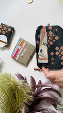 Load image into Gallery viewer, Pocket Pochette con tasca (Maxi) - Mattonelle Verdi
