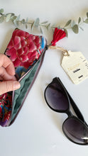 Carica l'immagine nel visualizzatore di Gallery, Astuccio trapuntato (Porta occhiali) - Pavone (Nippori)
