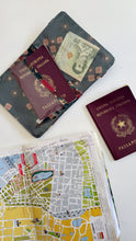 Carica l&#39;immagine nel visualizzatore di Gallery, Porta Passaporto - Dragon

