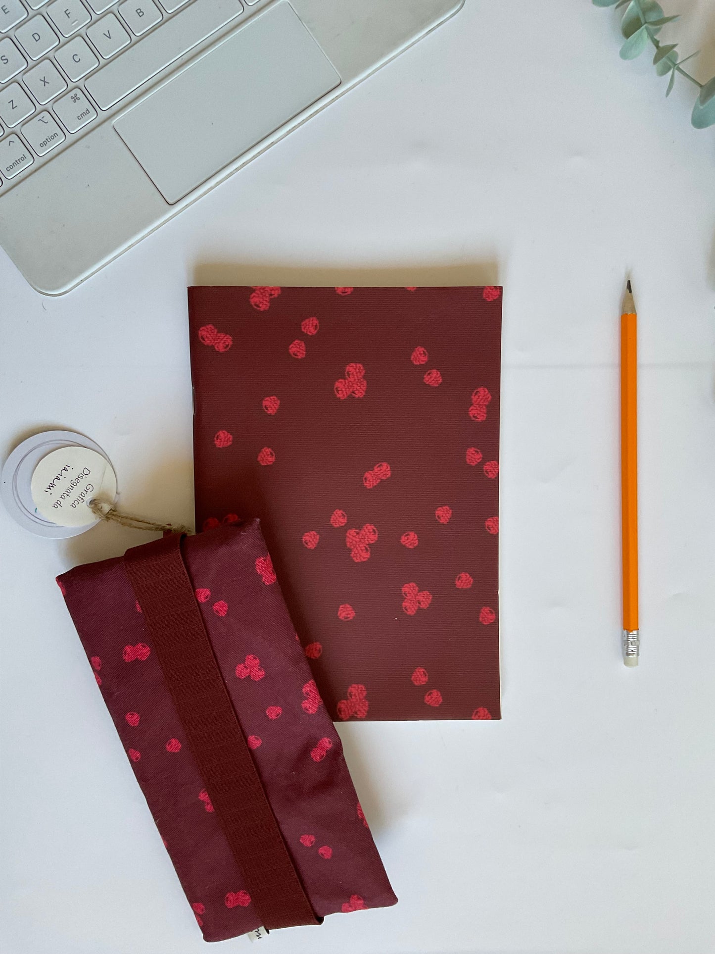 Quaderno A5 + Astuccio Standard con elastico (Lamponi)