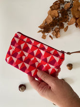 Carica l&#39;immagine nel visualizzatore di Gallery, Pocket Pochette (Mini) - Geometrica Rossa
