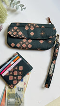 Load image into Gallery viewer, Pocket Pochette con tasca (Maxi) - Mattonelle Verdi
