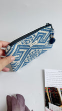 Carica l&#39;immagine nel visualizzatore di Gallery, Pochette Mini - Geometrica blue double face
