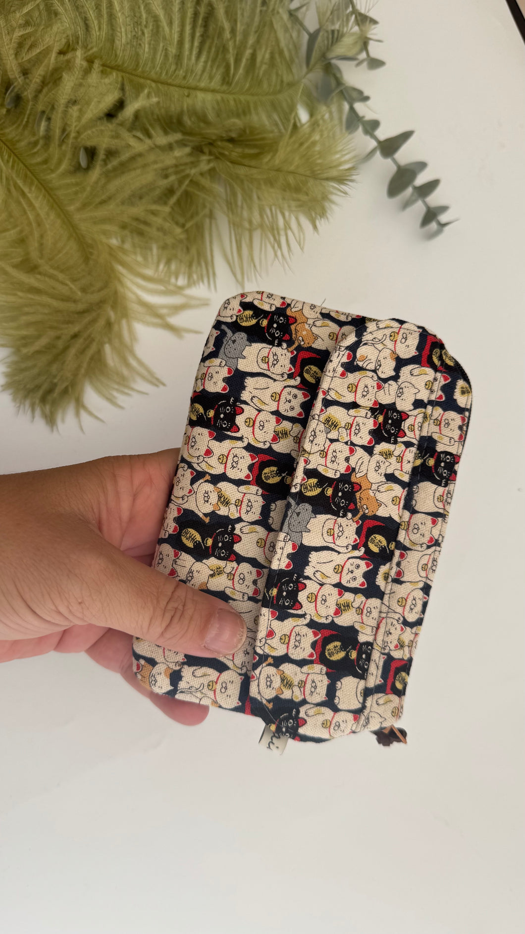 Pocket Pochette con tasca (Mini) - gatto della fortuna (Nippori)