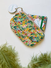 Load image into Gallery viewer, Pocket Pochette (Maxi) - Garden Flowers
