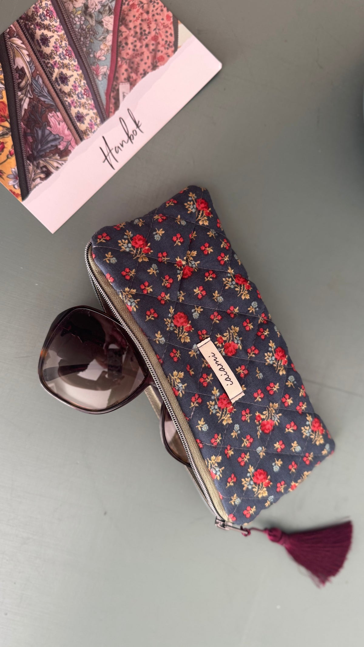 Astuccio trapuntato (Porta occhiali) - Roselline rosse  (Hanbok)