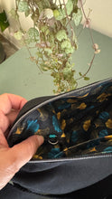 Carica l'immagine nel visualizzatore di Gallery, Piccolo difetto Moon Bag - Nera /Gingko (Nippori)
