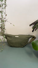 Carica l'immagine nel visualizzatore di Gallery, Moon Bag - verde militare/righe rosa e verdi (Stripes)
