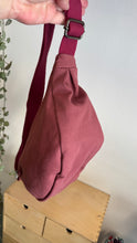 Carica l'immagine nel visualizzatore di Gallery, Moon Bag - Rosa acceso/80’s
