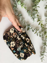 Load image into Gallery viewer, Pocket Pochette (Maxi) - Flower Harvest
