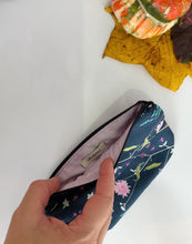 Carica l&#39;immagine nel visualizzatore di Gallery, Pocket Pochette (Maxi) - spezie in fiore blue
