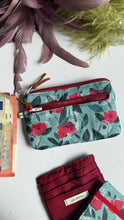 Carica l&#39;immagine nel visualizzatore di Gallery, Pocket Pochette con tasca (Mini) - Papaveri e soffioni
