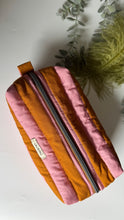 Load image into Gallery viewer, Cubotto trapuntato - Rosa &amp; Cammello (Stripes)

